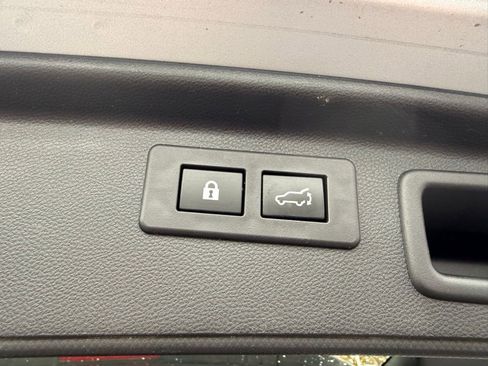 Used 2023 Subaru Forester Touring image 19