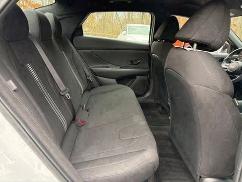 Certified 2025 Hyundai Elantra SEL image 14