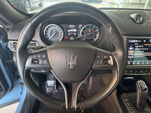 Certified 2022 Maserati Levante GT AWD/4WD image 12