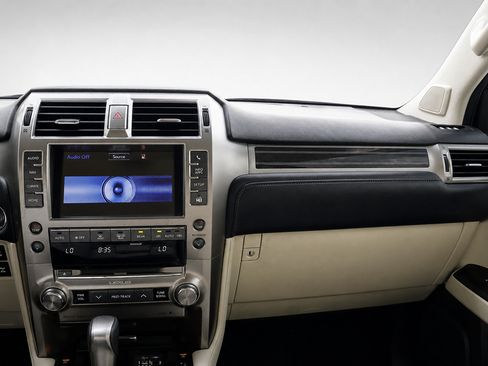 Used 2020 Lexus GX 460 Premium w/ Premium Package AWD/4WD image 34