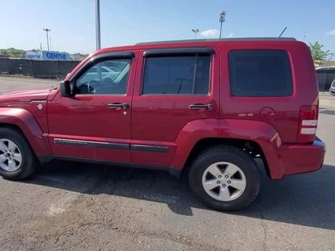 Used 2012 Jeep Liberty Sport AWD/4WD image 6