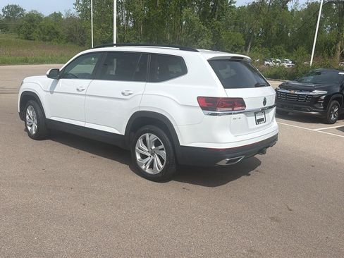 Used 2023 Volkswagen Atlas SE AWD/4WD image 3