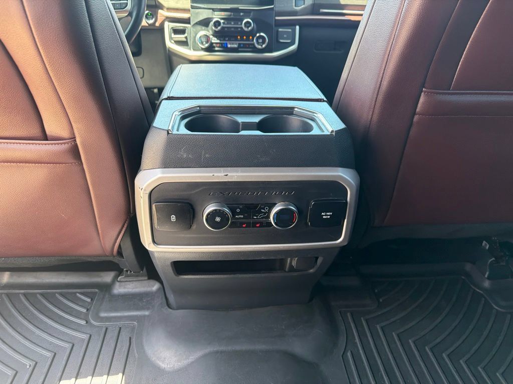Used 2023 Ford Expedition Limited AWD/4WD image 18