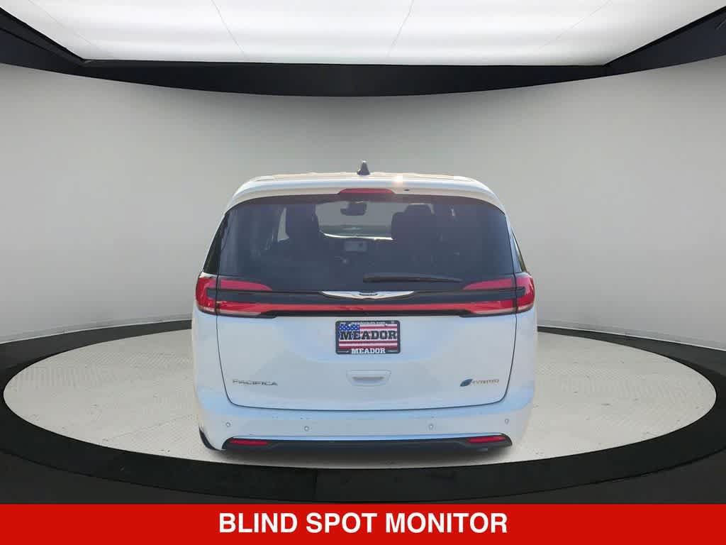 Used 2024 Chrysler Pacifica Limited FWD image 5