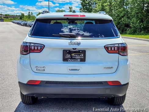 Used 2024 Jeep Compass Latitude AWD/4WD image 5