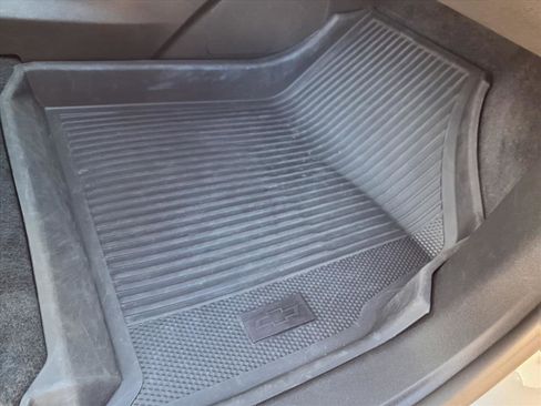 Used 2024 Chevrolet Traverse RS w/ LPO, Floor Liner Package image 31