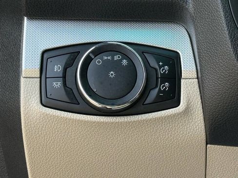 Used 2014 Ford Explorer XLT image 29