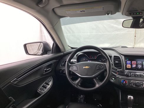 Used 2019 Chevrolet Impala LT FWD image 32