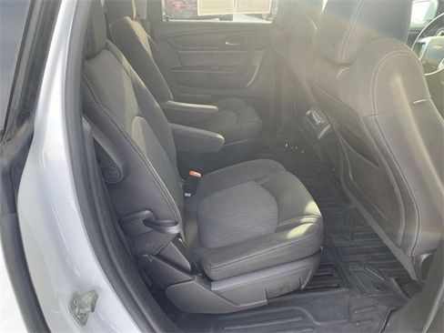 Used 2017 Chevrolet Traverse LT image 26