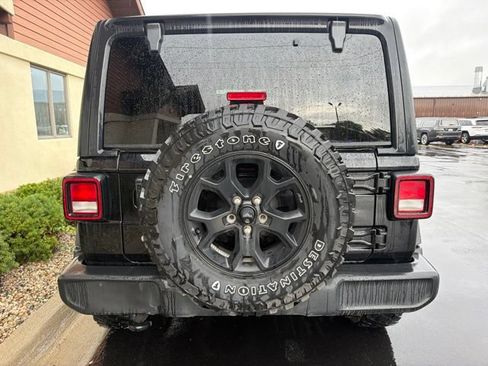 Used 2022 Jeep Wrangler Sport AWD/4WD image 12