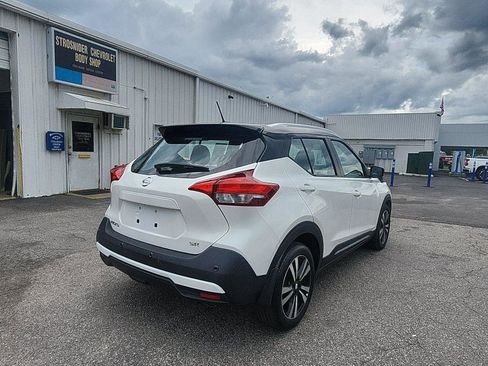 Used 2020 Nissan Kicks SR FWD image 5