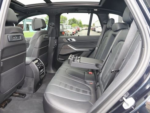 Used 2021 BMW X5 M50i image 76