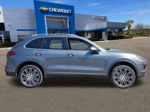 Used 2017 Porsche Cayenne S AWD/4WD image 23