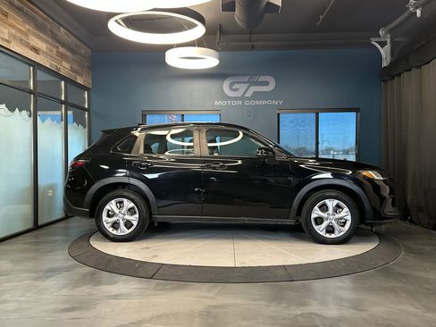 Used 2024 Honda HR-V LX image 2