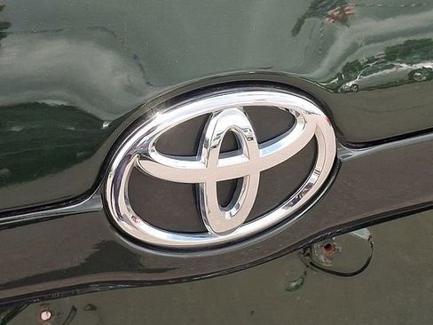Used 2010 Toyota Camry LE FWD image 21
