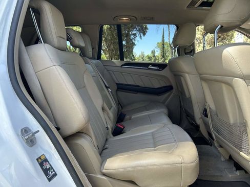 Used 2015 Mercedes-Benz GL 450 4MATIC image 36