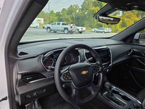 Certified 2023 Chevrolet Traverse High Country w/ LPO, Floor Liner Package image 10