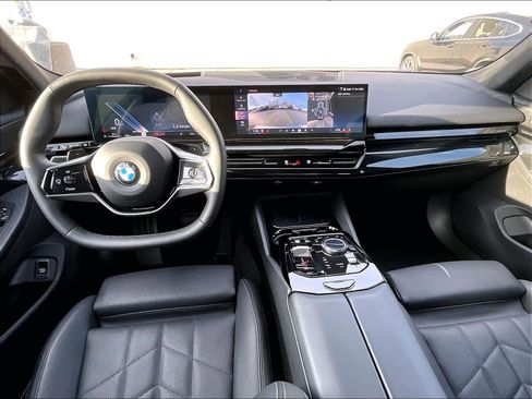 Used 2024 BMW 530i image 17