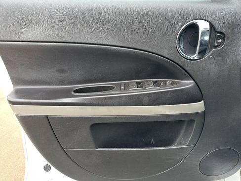 Used 2011 Chevrolet HHR LT FWD image 13