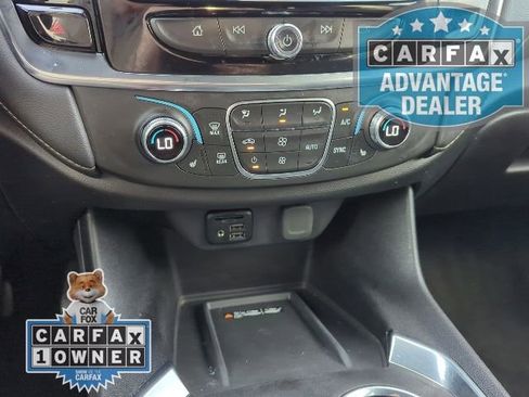 Used 2023 Chevrolet Traverse LT w/ LT Premium Package image 9