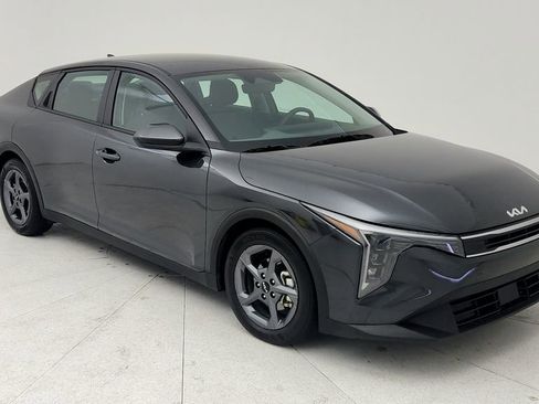 Used 2025 Kia K4 FWD image 1