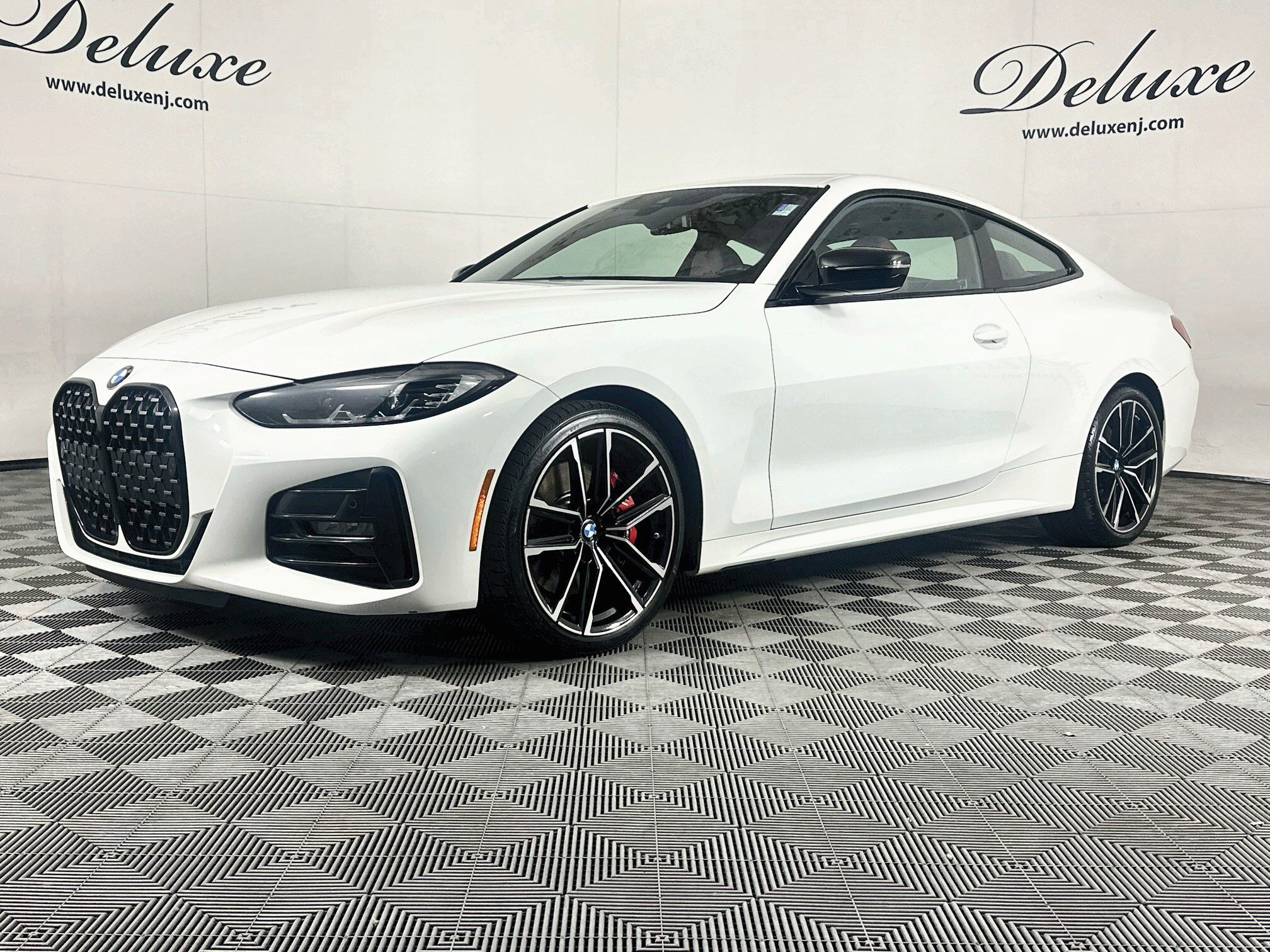 Used 2024 BMW 430i xDrive Coupe w/ M Sport Package AWD/4WD image 3
