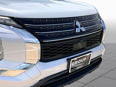 Used 2022 Mitsubishi Outlander ES FWD image 30