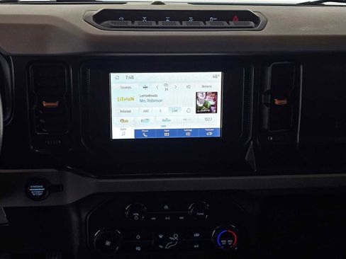 Used 2021 Ford Bronco Badlands w/ Sasquatch Package image 25