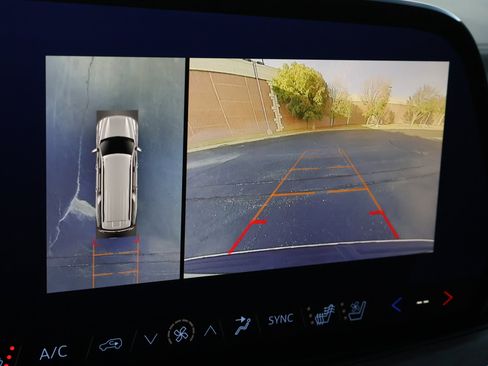 Certified 2025 Chevrolet Suburban High Country image 5