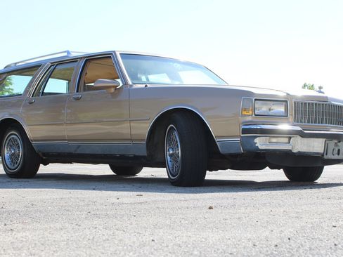 Used 1987 Chevrolet Caprice Classic RWD image 36