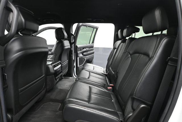 Used 2022 Jeep Wagoneer Series I w/ Convenience Group I AWD/4WD image 31