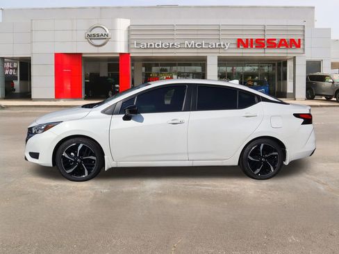 New 2025 Nissan Versa SR w/ Trunk Package image 6