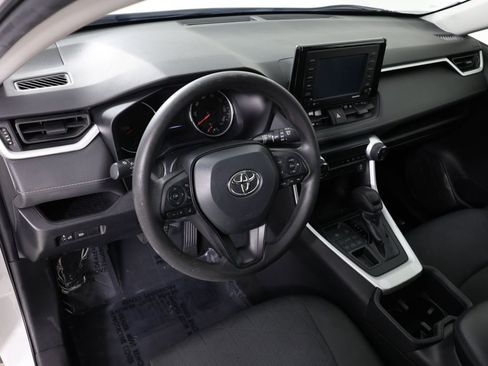 Used 2022 Toyota RAV4 XLE AWD/4WD image 19