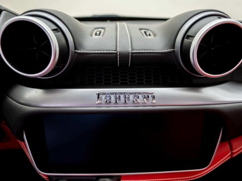 Used 2020 Ferrari Portofino RWD image 26