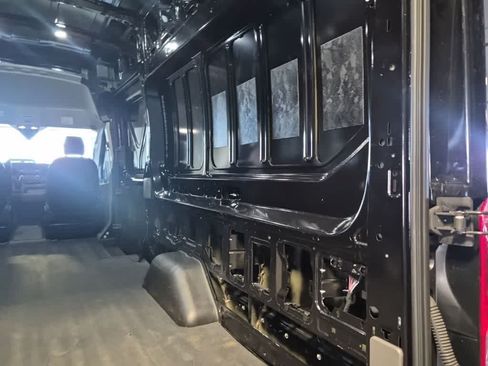 Certified 2025 Ford Transit 250 148 High Roof Extended RWD image 12