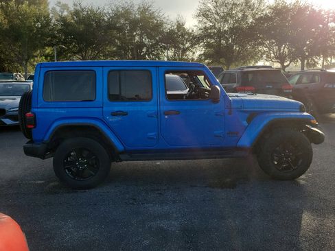 Used 2022 Jeep Wrangler Unlimited Sahara image 7