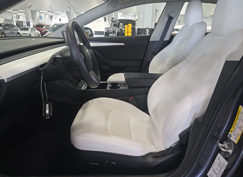 Used 2023 Tesla Model 3 Standard Range RWD image 5