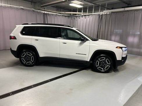 New 2026 Jeep Cherokee Laredo AWD/4WD image 8