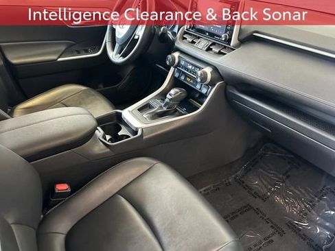 Used 2020 Toyota RAV4 XLE Premium FWD image 21