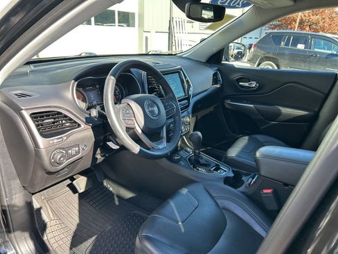 Used 2019 Jeep Cherokee Limited image 44