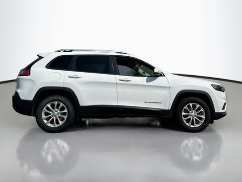 Used 2020 Jeep Cherokee Latitude w/ Cold Weather Group AWD/4WD image 8