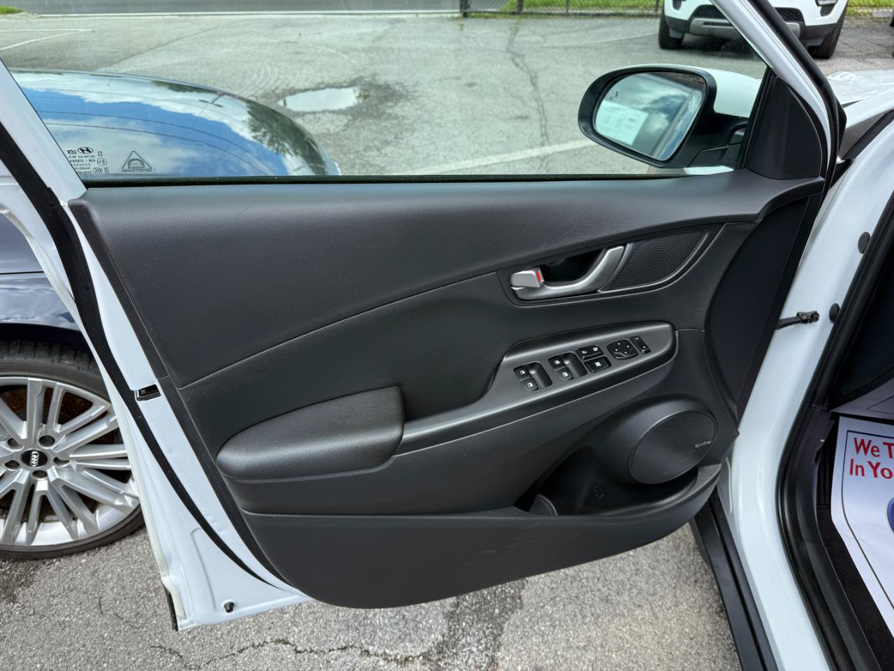 Used 2019 Hyundai Kona Ultimate w/ Cargo Package AWD/4WD image 12