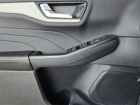 Used 2022 Ford Escape SEL image 22