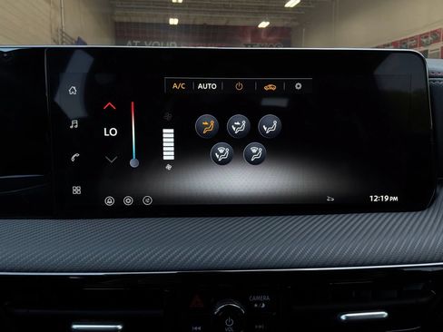 Used 2026 Nissan Kicks SR FWD image 36