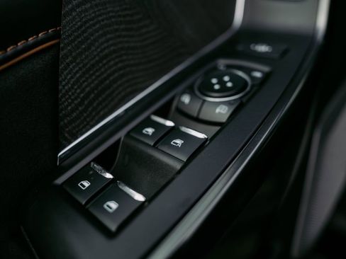 Used 2024 Ford F350 Platinum image 19