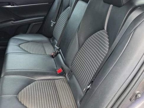 Used 2022 Toyota Camry SE w/ Convenience Package FWD image 18