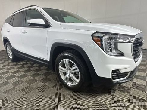 Used 2023 GMC Terrain SLE w/ Driver Convenience Package AWD/4WD image 2