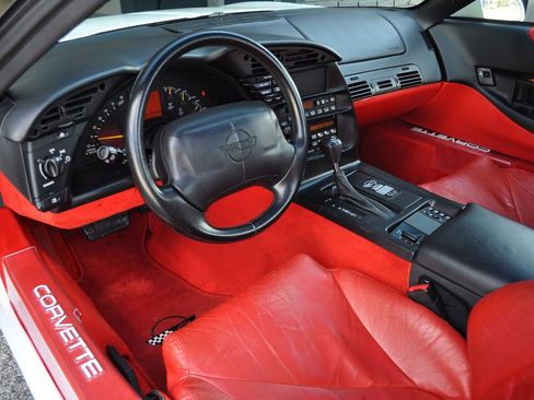 Used 1996 Chevrolet Corvette Coupe RWD image 32