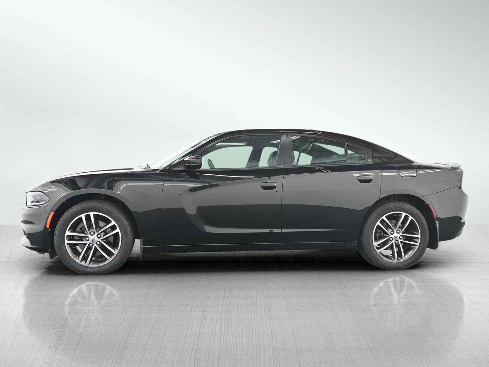 Used 2019 Dodge Charger SXT w/ Plus Group AWD/4WD image 3