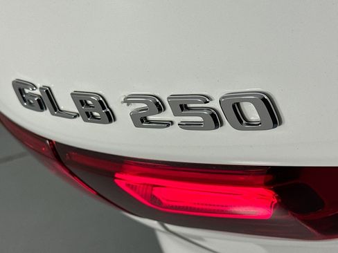 Certified 2023 Mercedes-Benz GLB 250 image 9